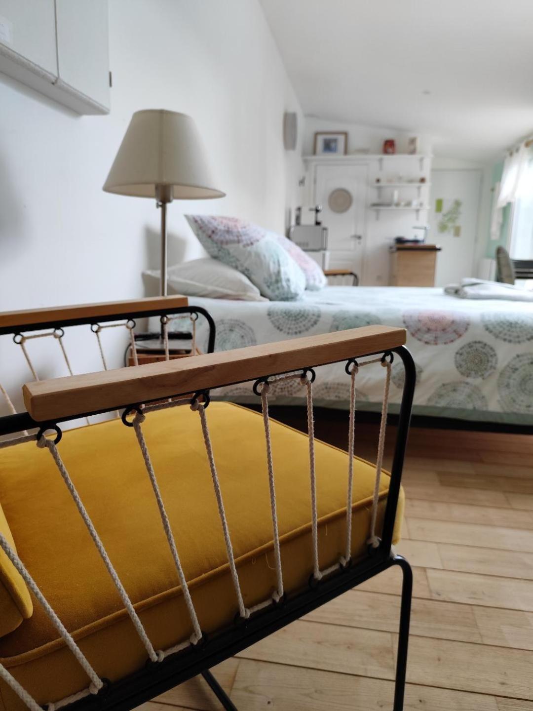Chambre studio indépendante au calme vue sur piscine Teyran Extérieur photo