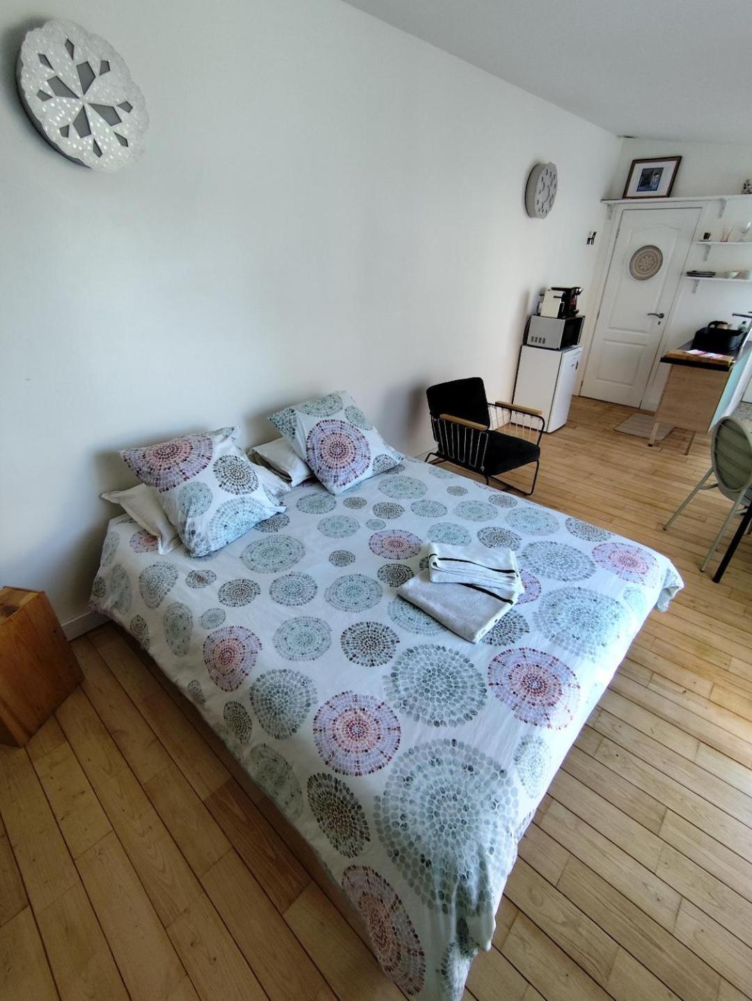 Chambre studio indépendante au calme vue sur piscine Teyran Extérieur photo